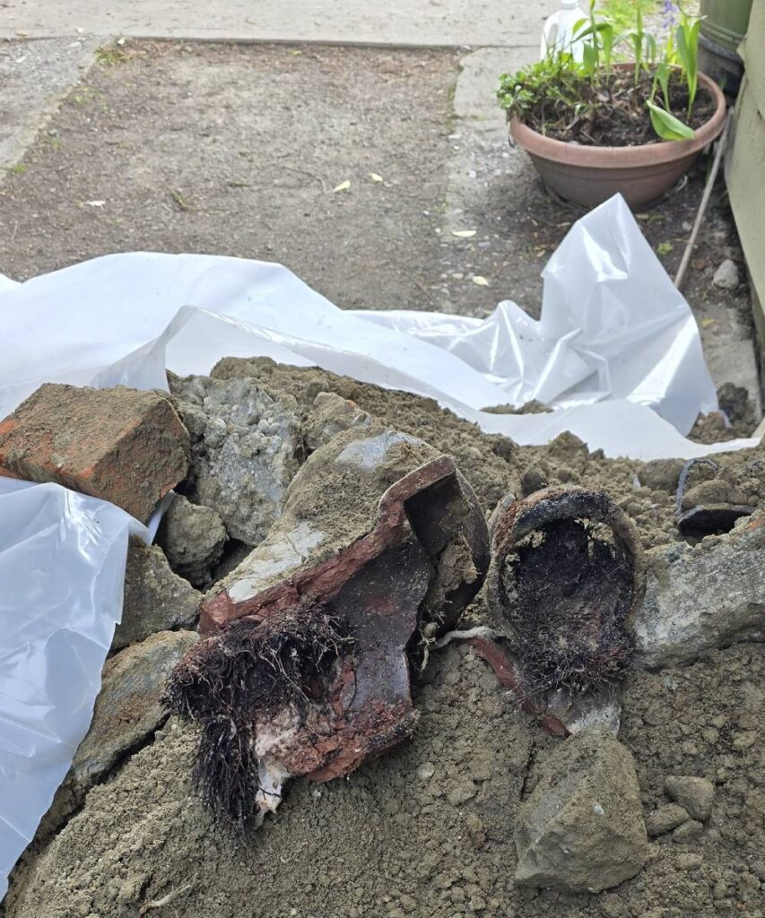 Seattle plumbing crew working on sewer replacement