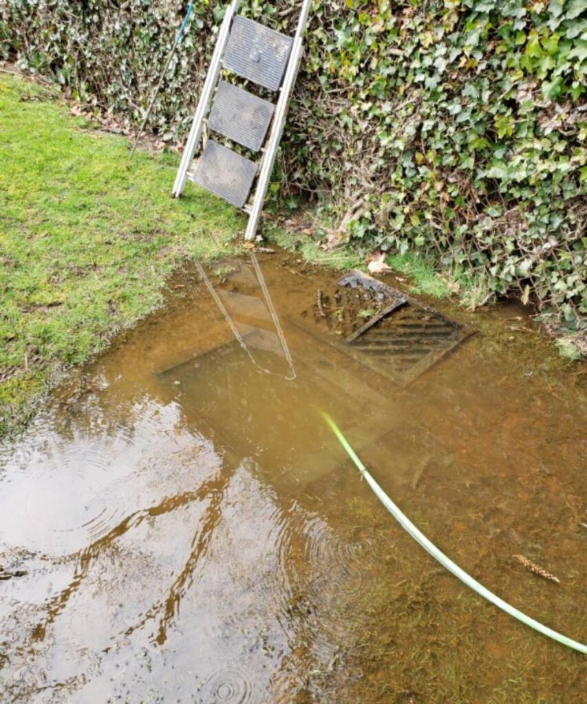 KnightRooter technician using hydro jetting machine – Industrial hydro jetting  
